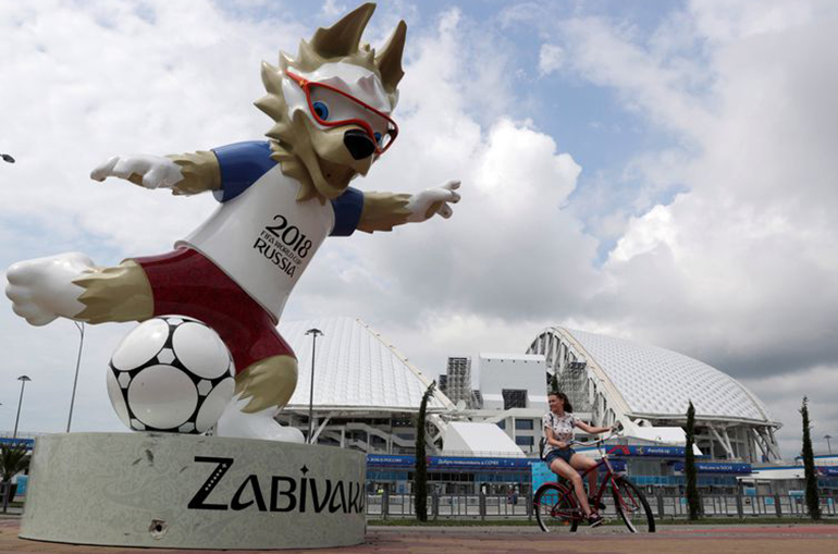 Estátua de mascote da Copa de quase 2 metros é roubada