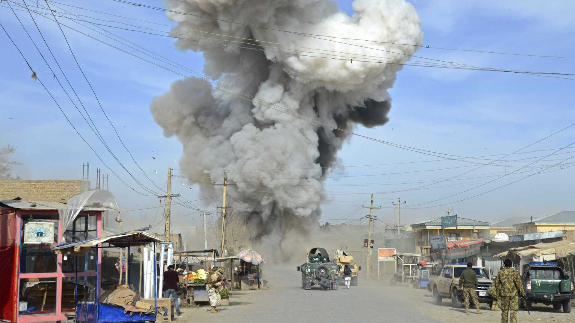 Bomba mata mata cinco policiais no Afeganistão