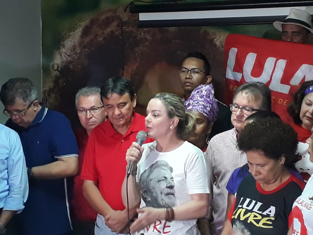 Senadora Gleisi Hoffmann com lideranças políticas no Piauí