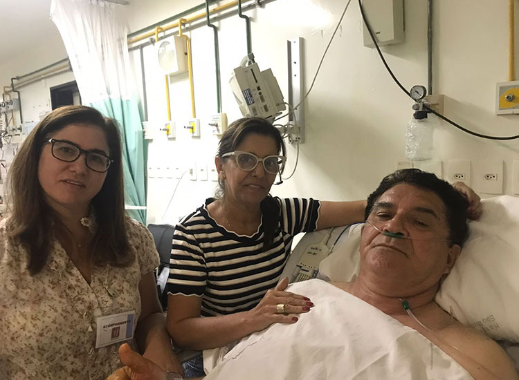 Ismar Marques com a família no Hospital São Marcos