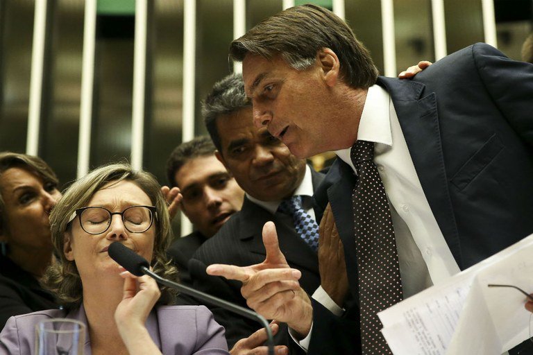 Jair Bolsonaro agride Maria do Rosário