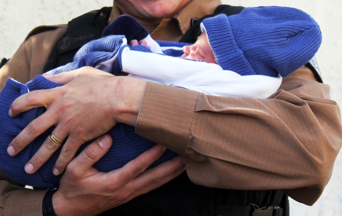 Licença-paternidade de militares passa de 5 para 20 dias