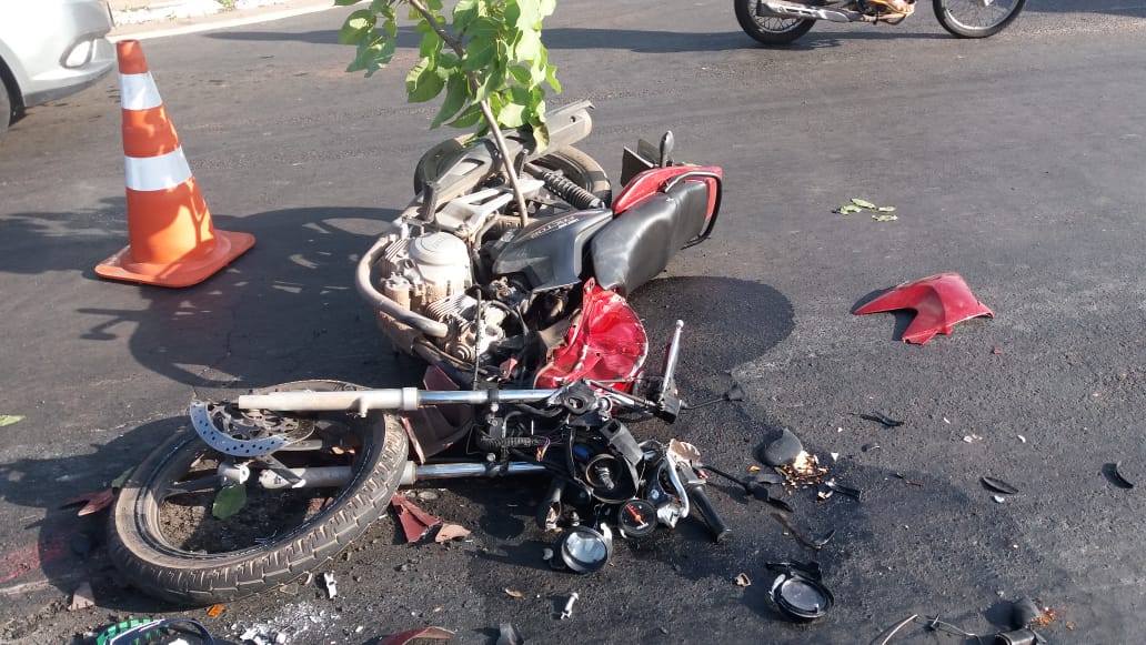 O que sobrou da moto depois do acidente