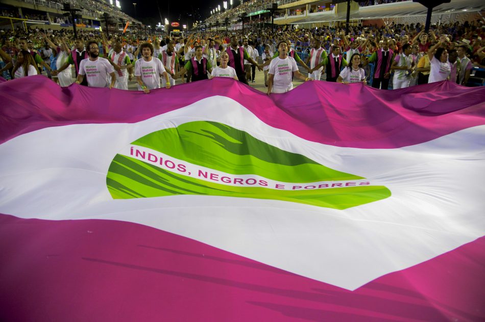 A bandeira rosa foi uma resposta a Bolsonaro