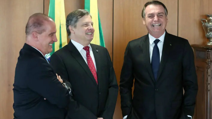 Bolsonaro com Onyx Lorenzoni e Luis Fernando Serra