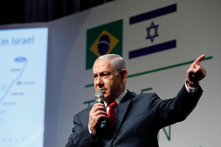 Benjamin Netanyahu tenta se manter no cargo na eleição de hoje