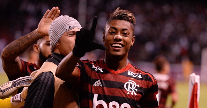 Bruno Henrique comemora gol