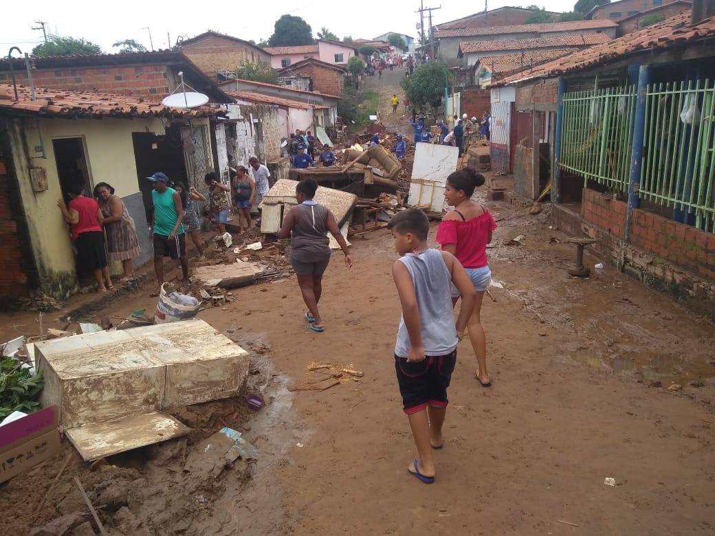 Mais de 100 famílias ficam desabrigadas no Parque Rodoviário