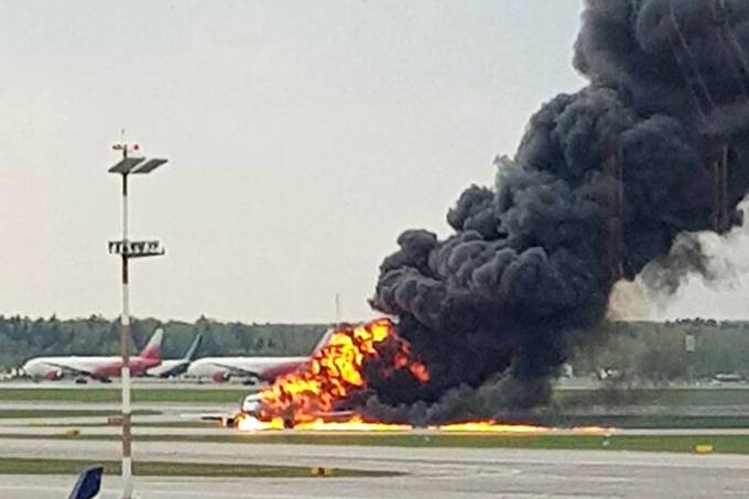 Avião faz pouso de emergência no aeroporto Moscovo Sheremetievo, na Rússia