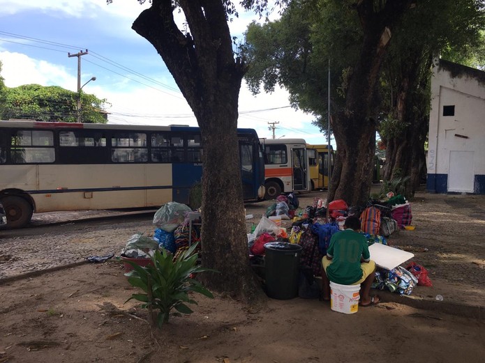 Venezuelanos ocupa praça em Teresina