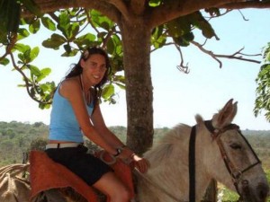 italiana Alice Bianchi, de 24 anos, sofreu tentativa de estupro, em Tinguá, Nova Iguaçu, na tarde de sexta-feira, e está internada com traumatismo cra