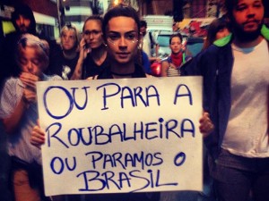 Thaila Ayala posta foto em protesto, no Rio de Janeiro