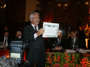 Senador Elmano Ferrer roubou a cena durante a diplomação
