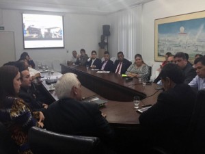 Deputados reunidos com o governador Wellington Dias