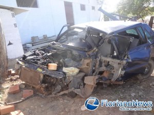 O carro do piauiense ficou destruído com o impacto