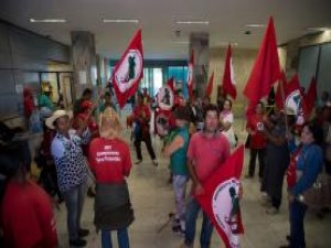 Militantes do MST ocuparam a sede do Ministério da Fazenda, em Brasília