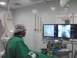 Cirurgia na Clínica de Neurologia do HGV.