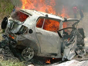 Carro dos piauienses foi consumido pelo fogo.