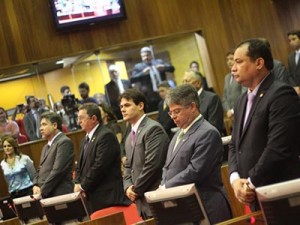 Deputados estaduais na Assembleia Legislativa