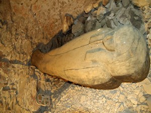 Túmulo de cantora de Amon-Rá foi descoberto a 600 quilômetros do Cairo, no Egito