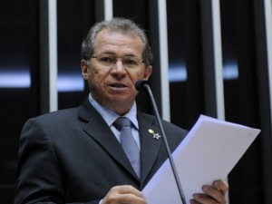 Deputado federal Assis Carvalho