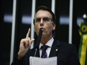 Na votação do impeachment na Câmara, Bolsonaro exaltou o coronel e torturador Carlos Brilhante Ustra.