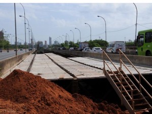 Ponte Juscelino Kubitschek, na Avenida Frei Serafim, está em fase de conclusão