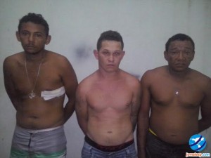Carlos André (no meio) tinha saído do presídio a poucos dias
