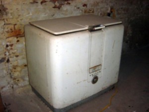 geladeira onde o acusado mantém a mãe congelada