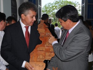 prefeito de Campo maior, Paulo Martins, com o governador Wellington Dias