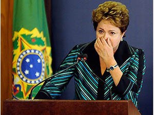 A presidente Dilma Roussef chorou ao discursar e lembrar das vítimas da Ditadura Militar no Brasil