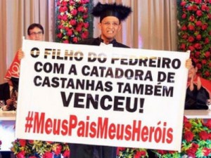 Estudante de Direito homenageou os pais durante formatura