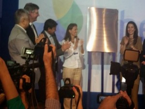 Governador Wellington Dias e vice Margareth Coelho inaugurando Parque Eóllico