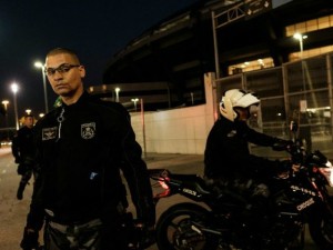Policias fazem exercícios de segurança como preparação para Jogos Olímpicos no Rio