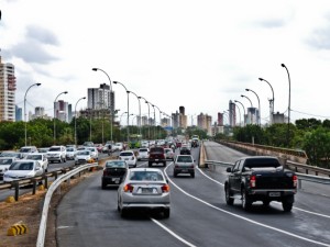 Ponte da Frei Serafim, conhecida como Ponte do Meio.