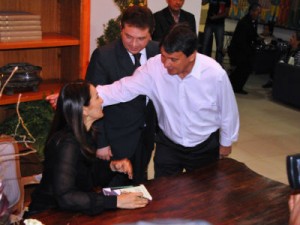 Governador Wellington Dias foi ao lançamento do livro da vice-governadora Margarete Coelho