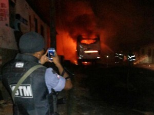 Em São Luis (MA), 17 veículos foram queimados