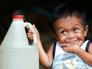 Filipino tem 17 anos, nas parece uma criança