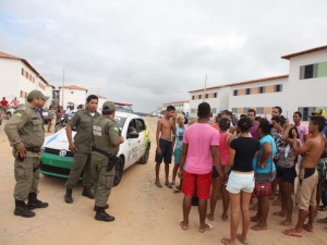 Polícia Militar chega para expulsar invasores no Torquato neto, na zona Sul de Teresina