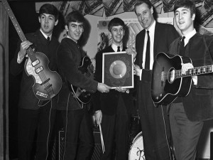 George Martin, o Quinto Beatles morreu ontem aos 90 anos