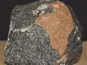 Mineral tranquillityite foi encontrado em em mostras rochosas da Austrália Ocidental