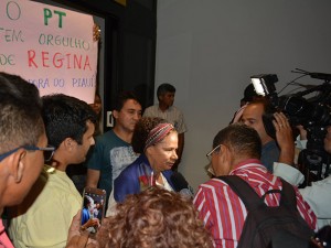 A senadora Regina Sousa foi recebida pela militância