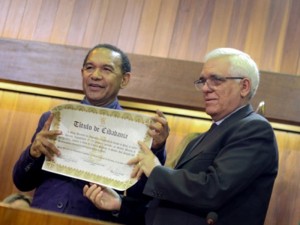Salgado Maranhão recebe título de cidadão piauiense