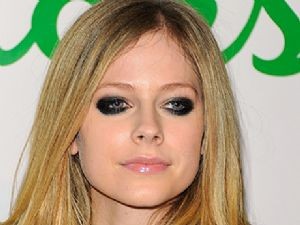 Avril Lavigne anda mudando de pele