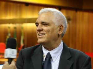 Presidente da Assembleia Legislativa, deputado Themístocles Filho (PMDB)