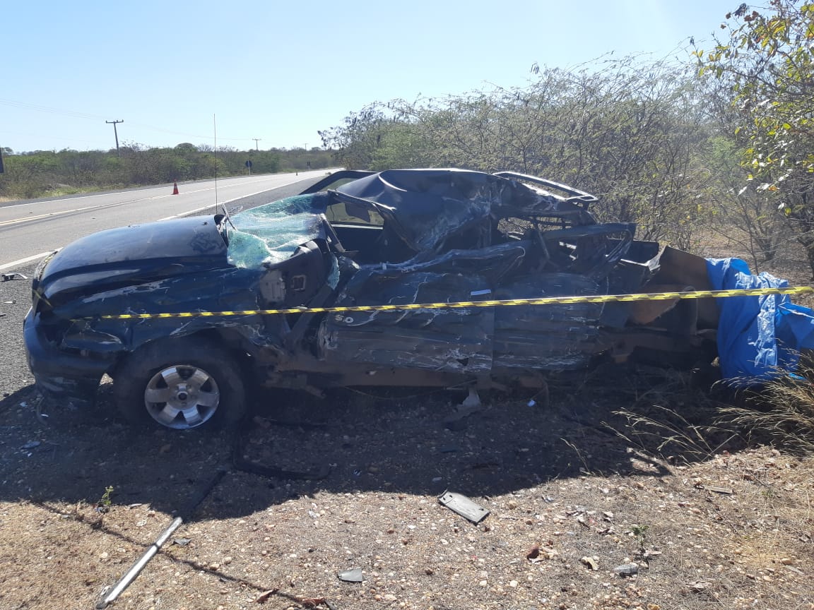 Homem de 34 anos morre em colisão frontal entre camionete e scania em Patos do Piauí
