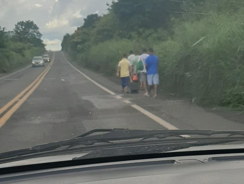 Imagens mostram presos deixando a Penitenciária Major Cesar após benefício da Justiça