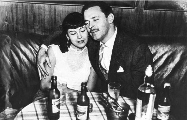 Sua Vida Me Pertence - primeira telenovela da Televisão Brasileira - TV Tupi-1951. Na foto Vida Alves e Walter Foster.