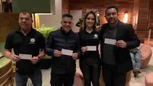 Luis Maida celebra seu aniversário em almoço com amigos