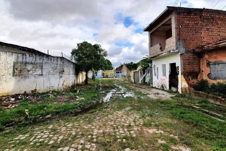 UFAL Iminente colapso de uma mina de exploração de sal-gema da Braskem, provoca afundamento do solo que já condenou milhares de casas em bairros de Maceió. Foto: UFAL